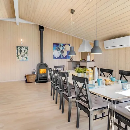 Dom wakacyjny Four-bedroom In Vaggerlose