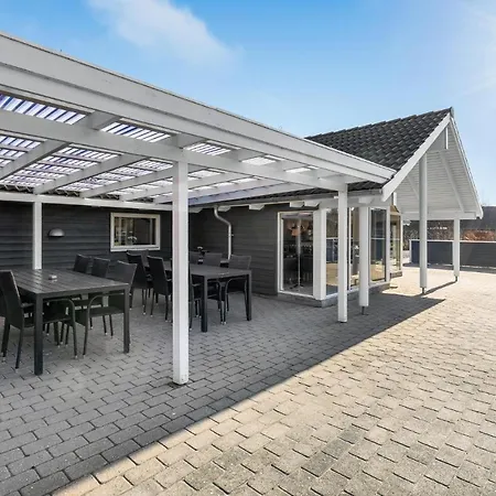 Four-bedroom In Vaggerlose Bøtø By