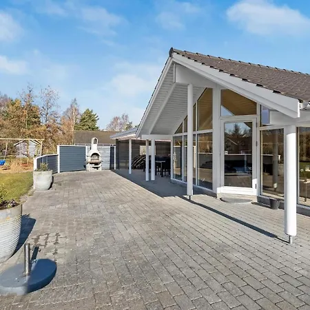 Four-bedroom In Vaggerlose Bøtø By