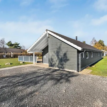 Four-bedroom In Vaggerlose * Bøtø By