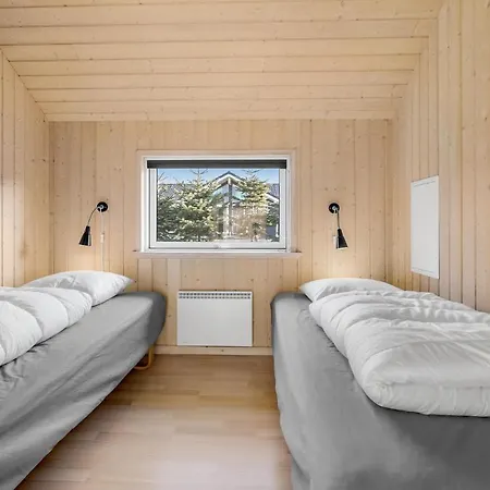 Four-bedroom In Vaggerlose Dom wakacyjny Bøtø By