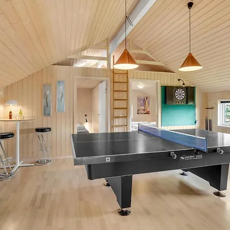 Four-bedroom In Vaggerlose * Bøtø By