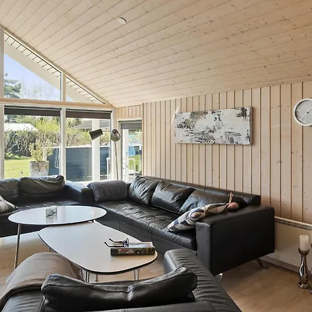 Four-bedroom In Vaggerlose * Bøtø By